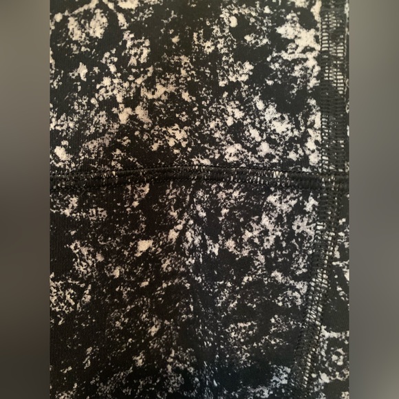 Lululemon crop pant - Picture 2 of 8